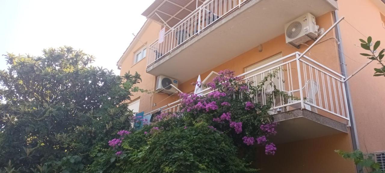 Apartments Bilo Near Primošten Dış mekan fotoğraf